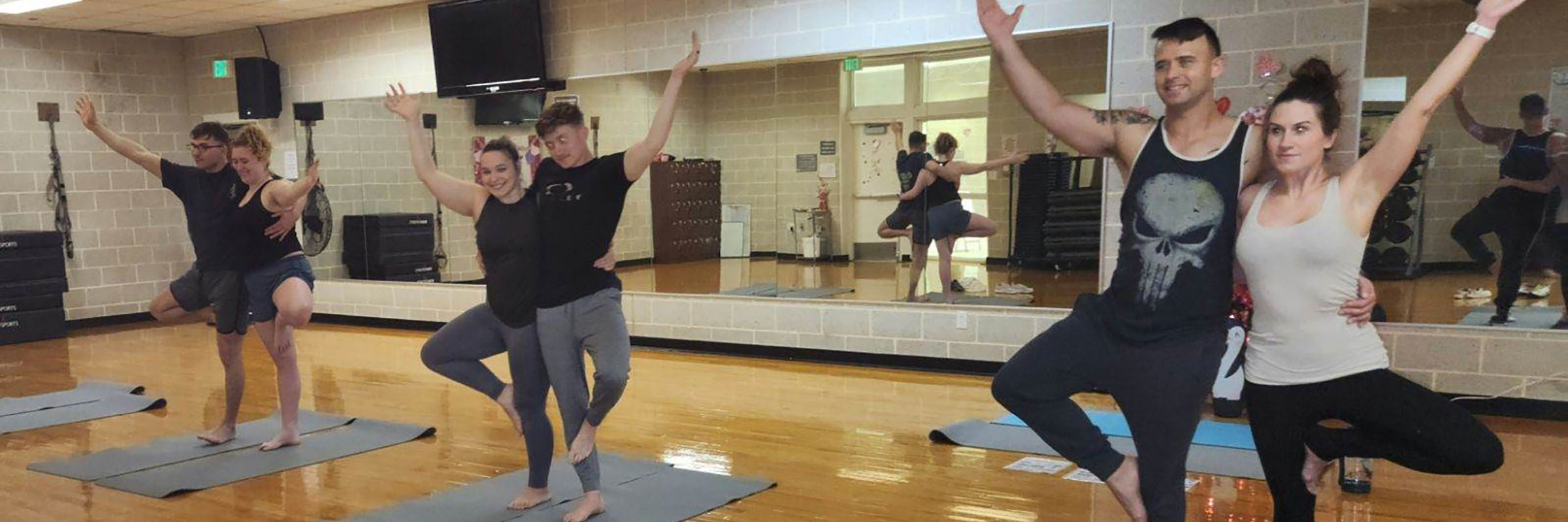 123125-sf-gx-couplesyoga-rotator.jpg